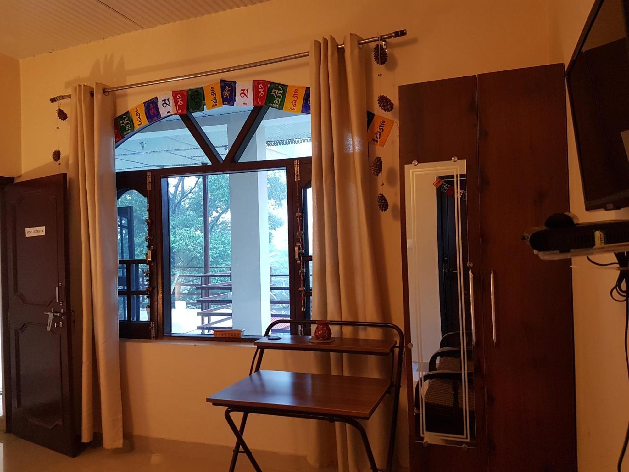 Aditya Homestay Bir-Billing Surrounded By Mountains Exterior foto