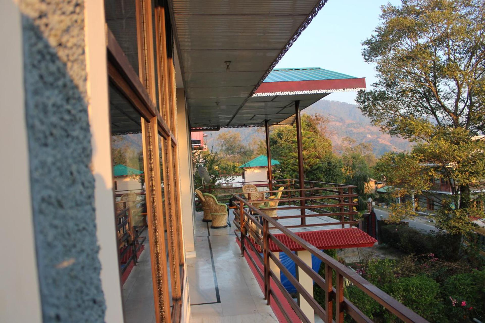 Aditya Homestay Bir-Billing Surrounded By Mountains Exterior foto